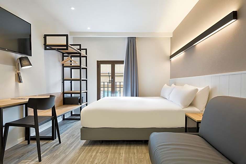 Photo 1 of 11 of Triple Room