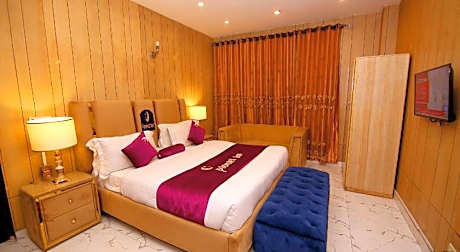 Hotel Premier Inn Johar Town Lahore