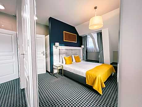 Classic Double Room - Queen Bed