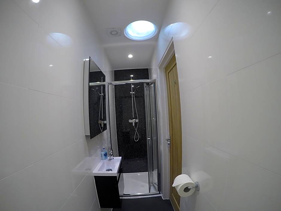 Deepcut Lodge Bed & Breakfast Self Service