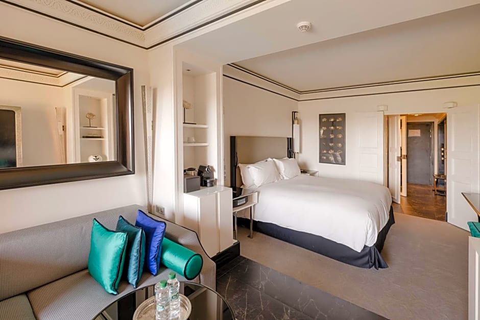 Photo 1 of 10 of Junior Suite Pool and Atlas Mountain View