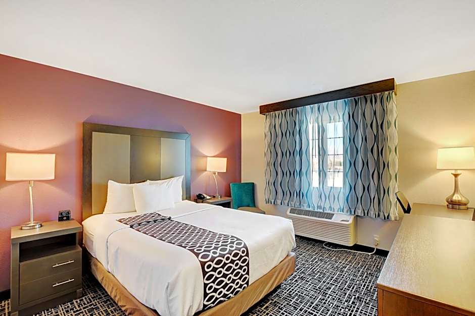 La Quinta Inn & Suites by Wyndham Las Vegas Nellis