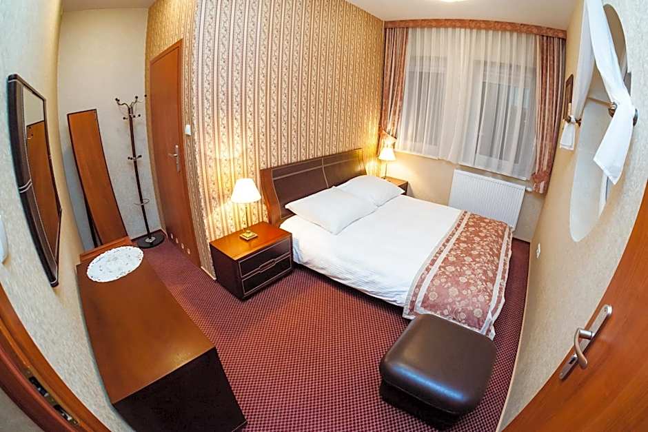 Hotel Logos