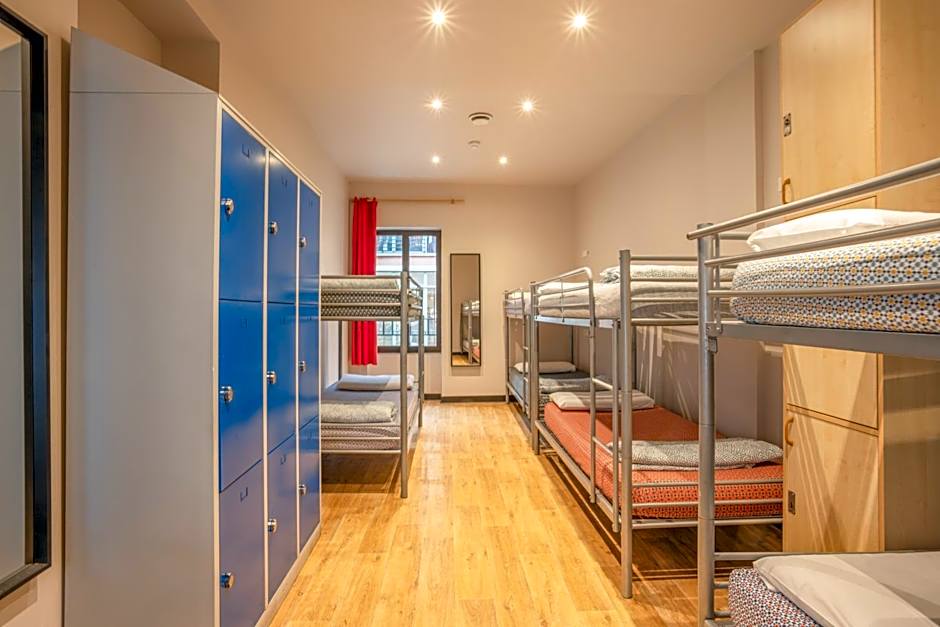 Villa Saint Exupery Beach Hostel