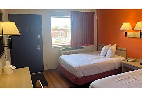 2 FULL BEDS | NON-SMOKING, MICFRIDGE