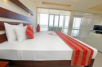 Beacon Beach Hotel