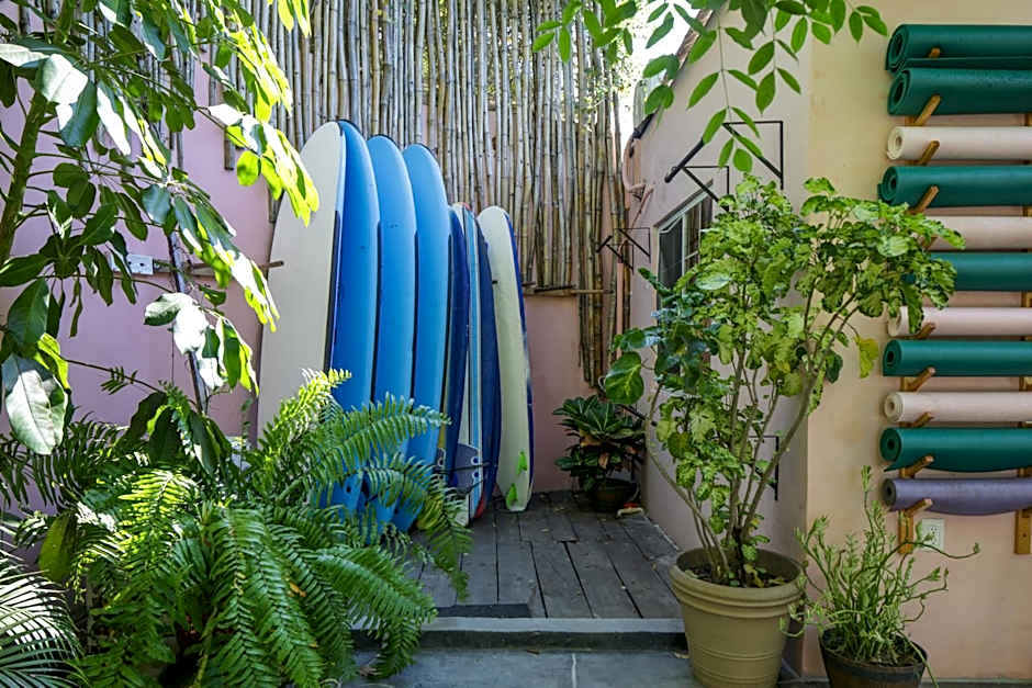 My Sisters House - Female only