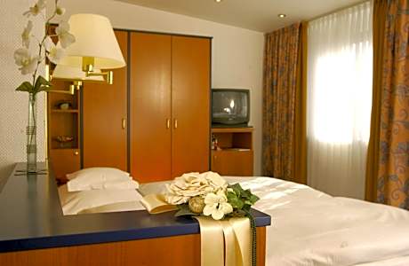 Triple Room with Shower
