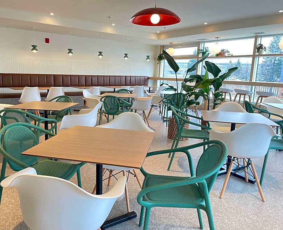 Hotel Brossard, an Ascend Collection Hotel