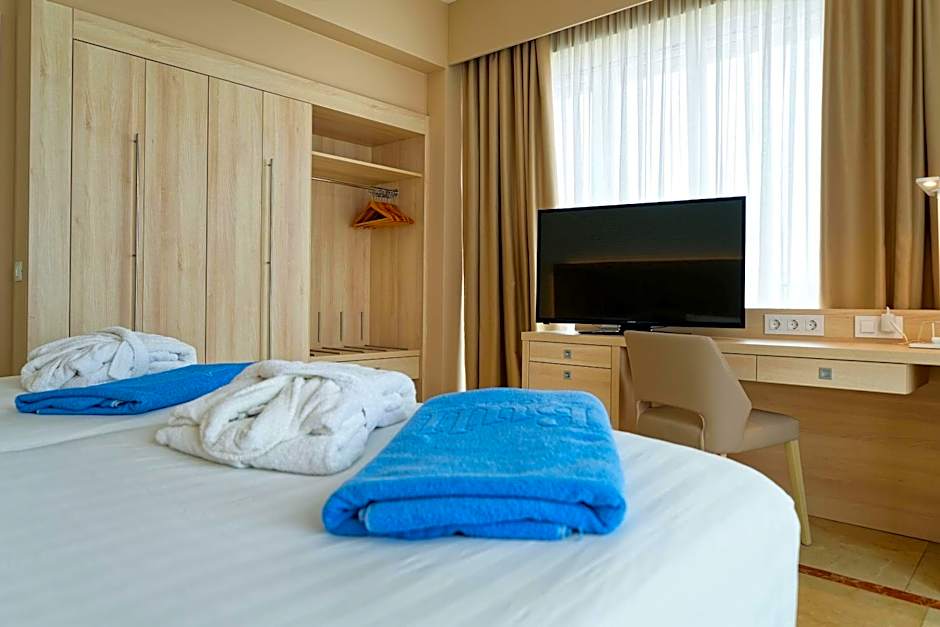 BULL Reina Isabel & SPA