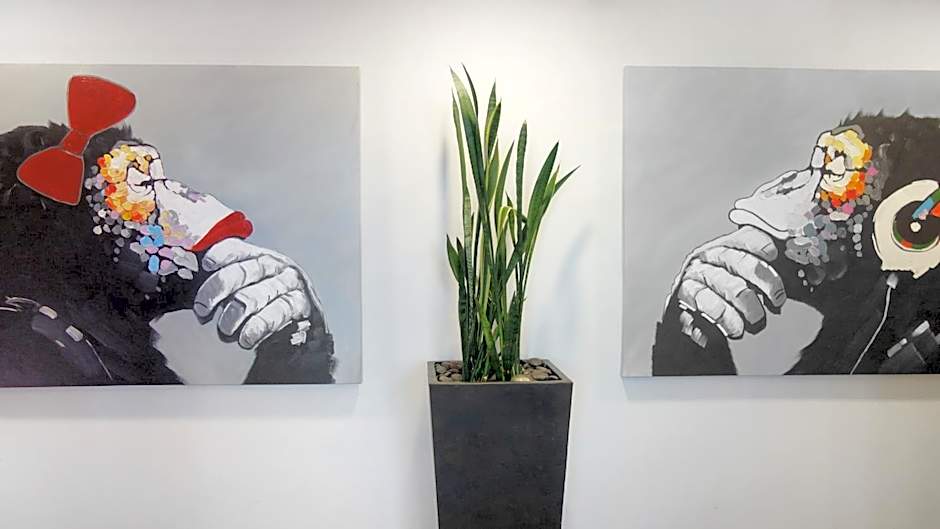 Semaphore Splash Apartments