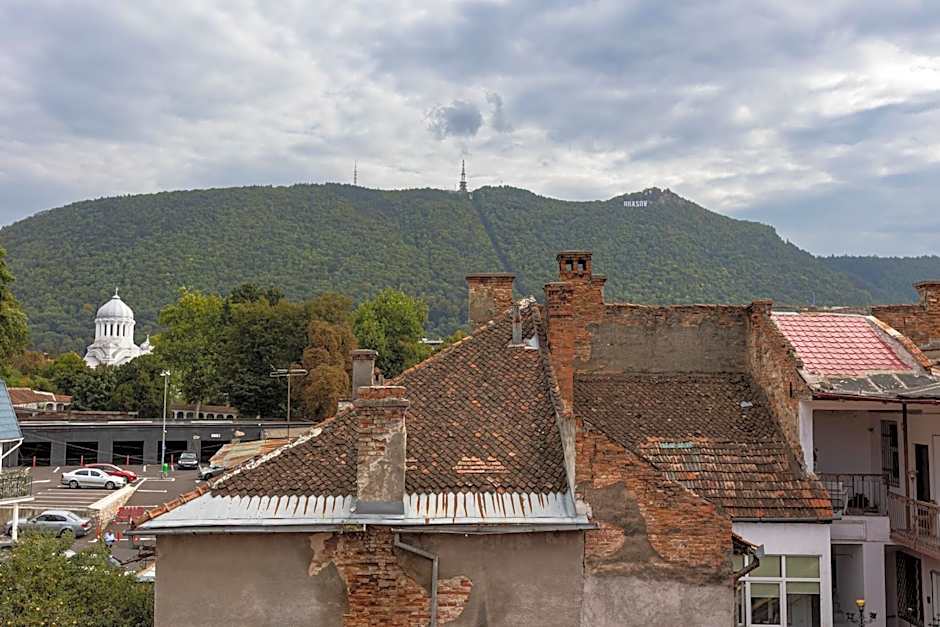 PEAK Aparthotel - Old Town - by CityHost