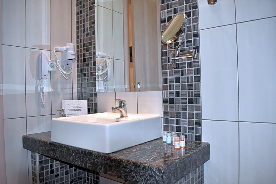 Marinis Boutique Rooms