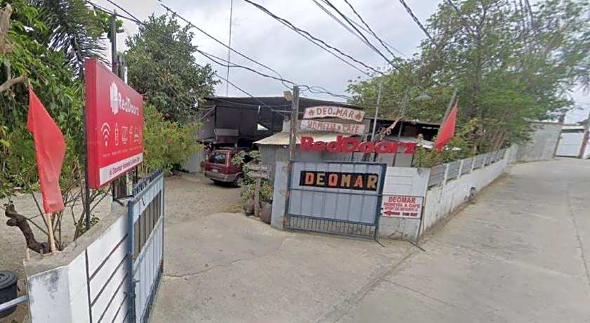 RedDoorz Hostel @ Deomar Hometel and Farm Cafe Vigan Ilocos 