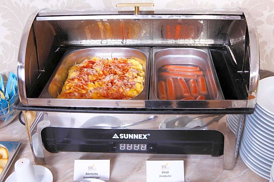 Six Inn Hotel