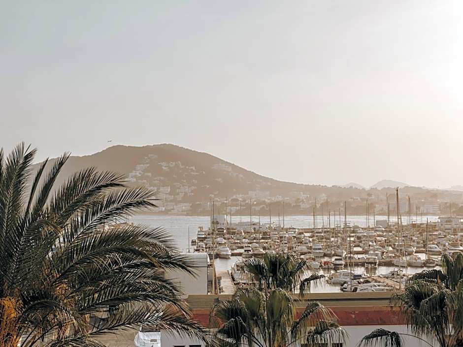 Aguas de Ibiza Grand Luxe Hotel