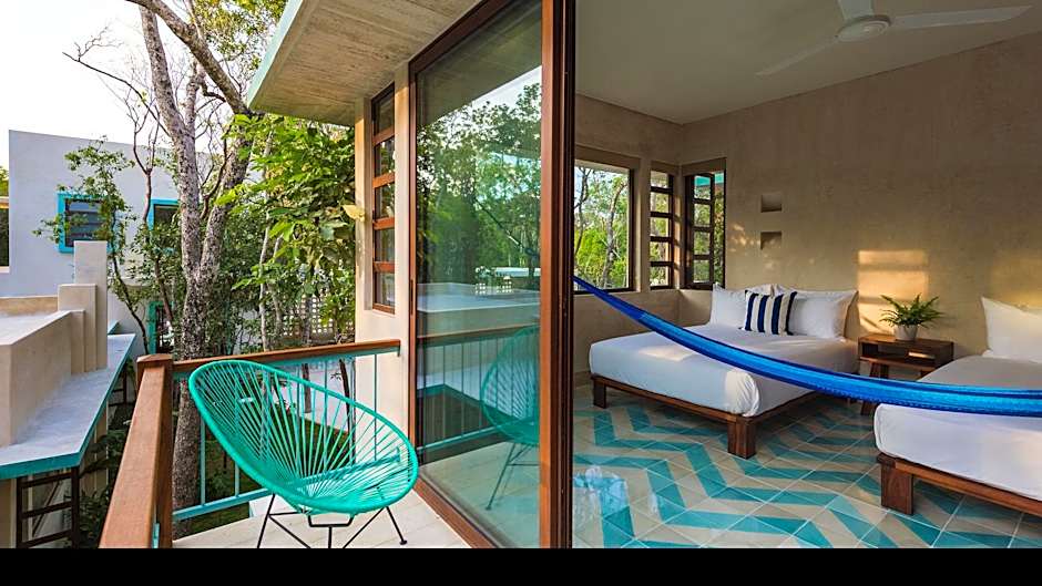 Hotel Tiki Tiki