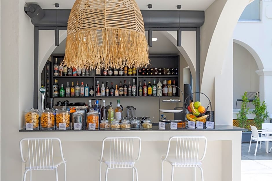 Nikon Boutique Hotel