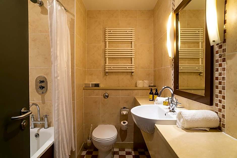 Cliffs of Moher Hotel