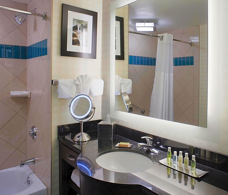 DoubleTree Suites by Hilton Bentonville