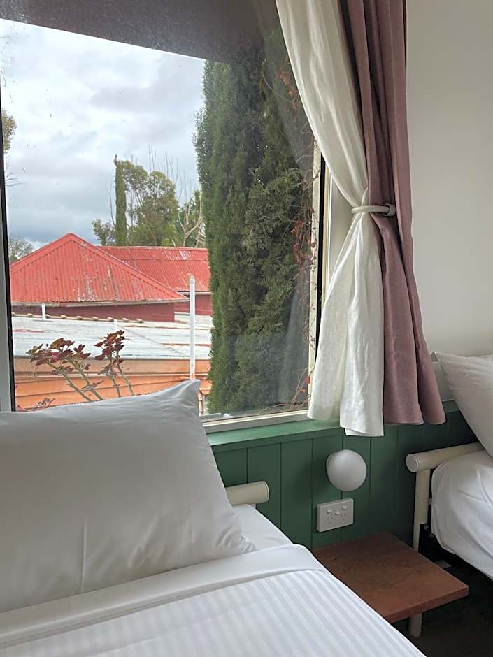 The Albion Motel Castlemaine