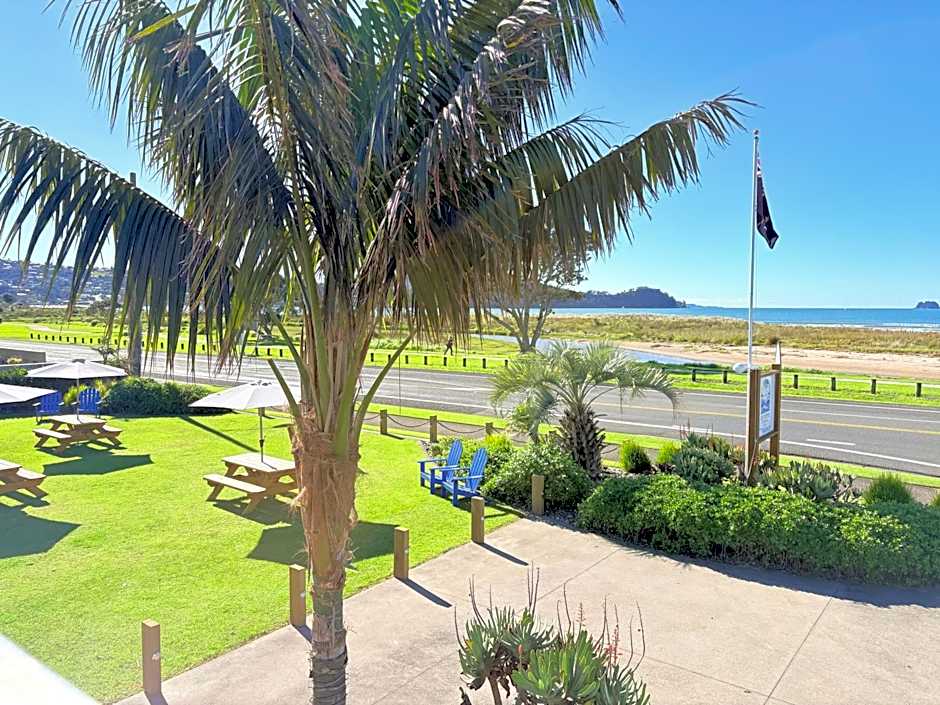 Baileys At The Beach Motel