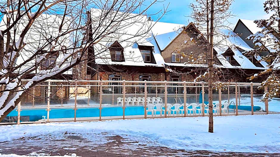 Mystic Springs Chalets managed by Little Sister Getaways
