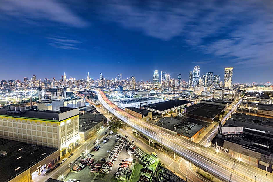 Holiday Inn Express Long Island City E New York By IHG