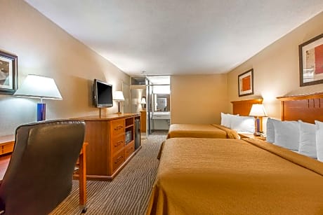 2 Double Beds Accessible