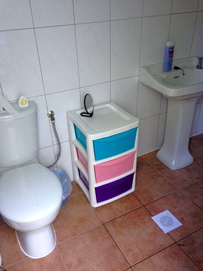 Rebels Hide -Self check in rooms