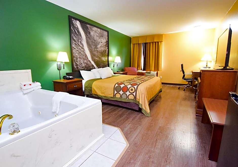Super 8 by Wyndham Searcy AR