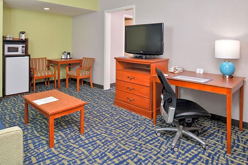 Best Western Plus Holiday Sands Inn & Suites