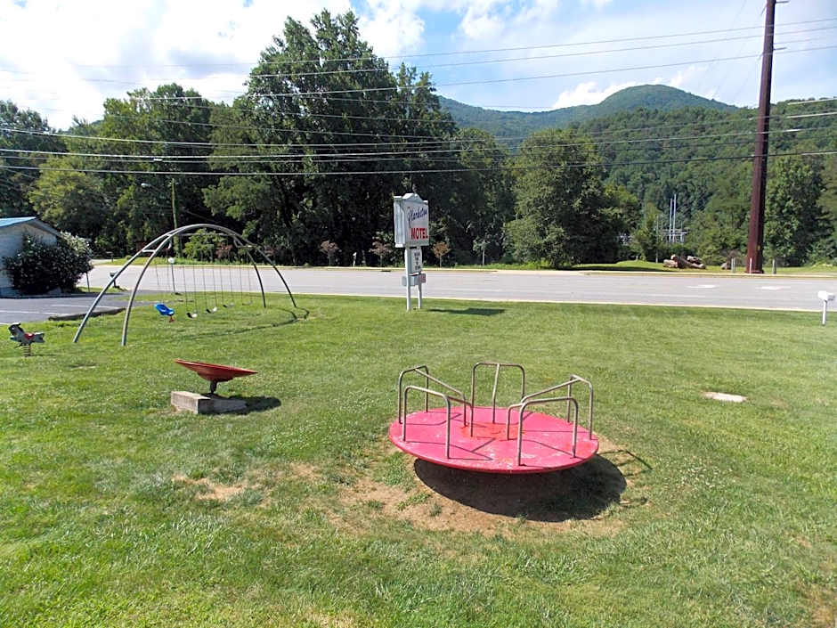 Clarketon Motel - Maggie Valley