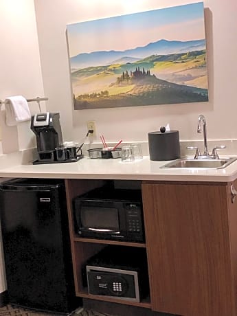 Suite-2 Queen Beds, Non-Smoking, High Speed Internet Access, Oversized Room, Sitting Area, Microwave