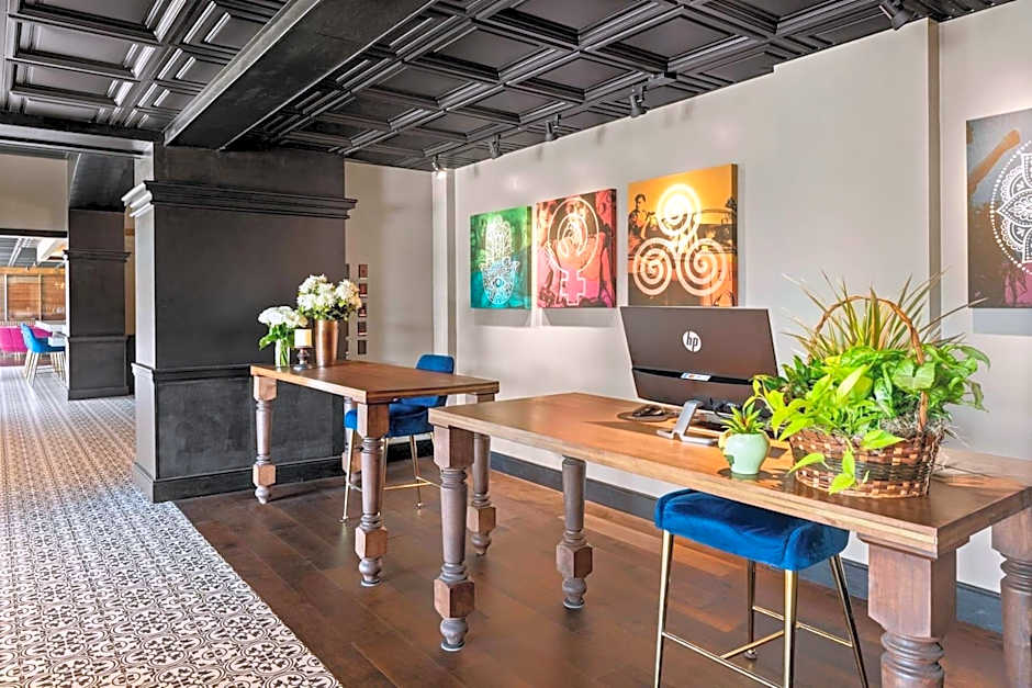 The Highlander Hotel Iowa City, an Ascend Collection Hotel