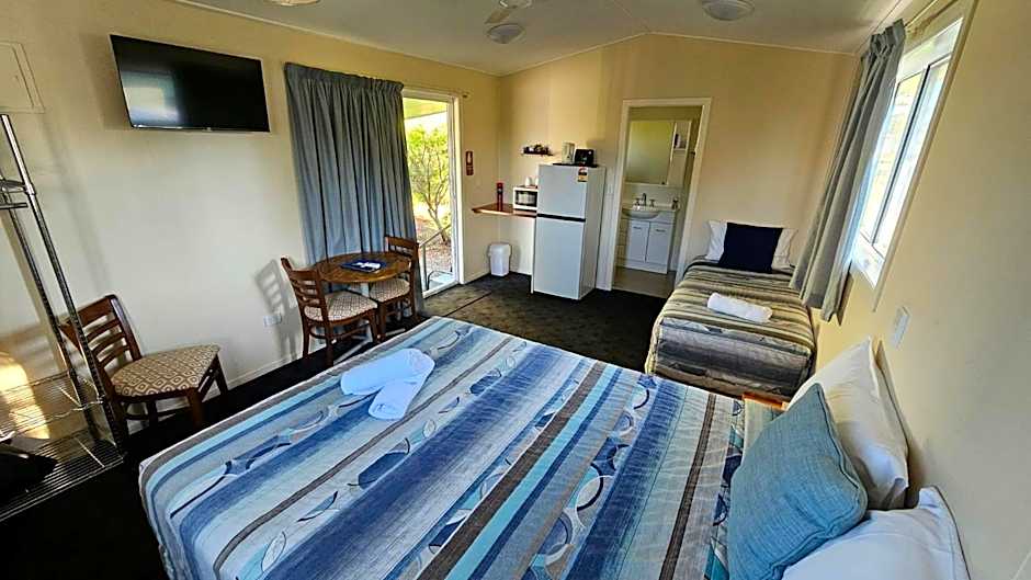 Mitchell Motel & Cabins