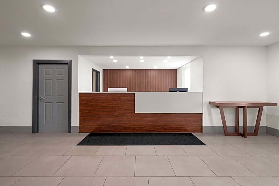 Wingate by Wyndham Matthews/Charlotte