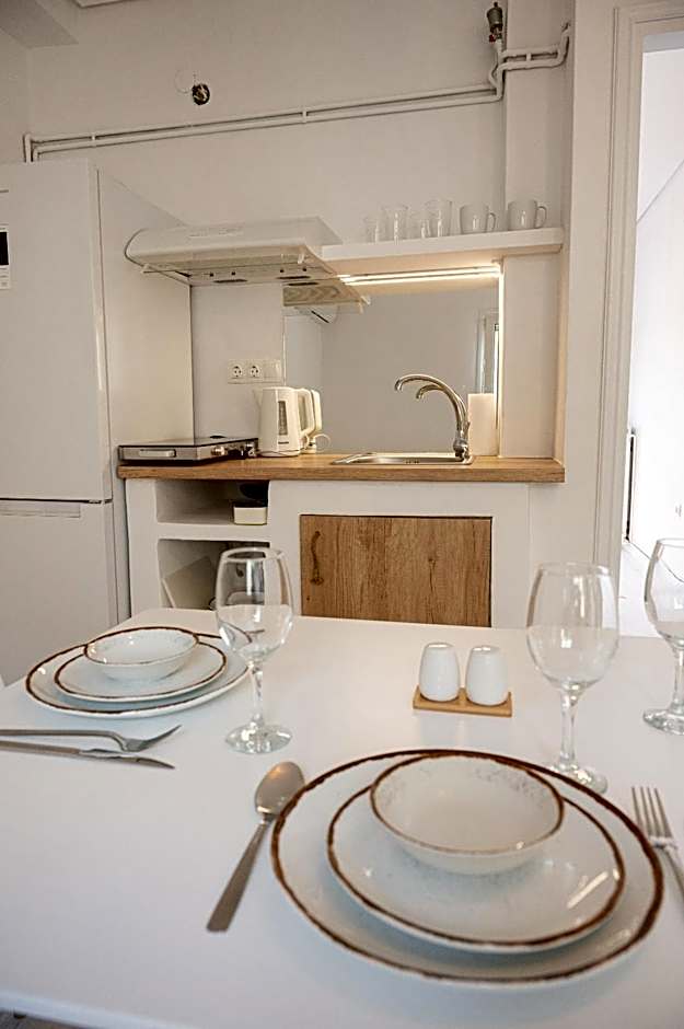 The White Rose Hotel