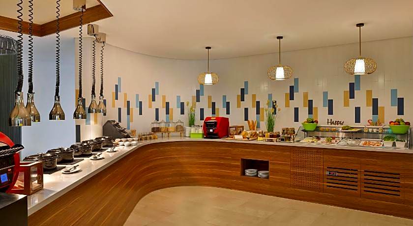 Hampton by Hilton Sharma