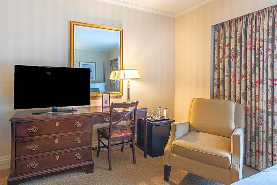 Mayflower Park Hotel