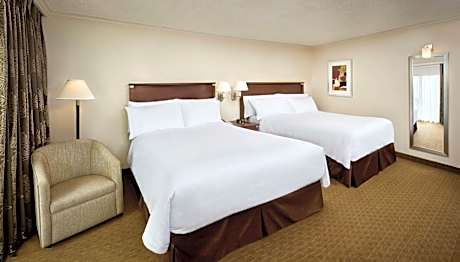 Queen Room with Two Queen Beds - South Wing