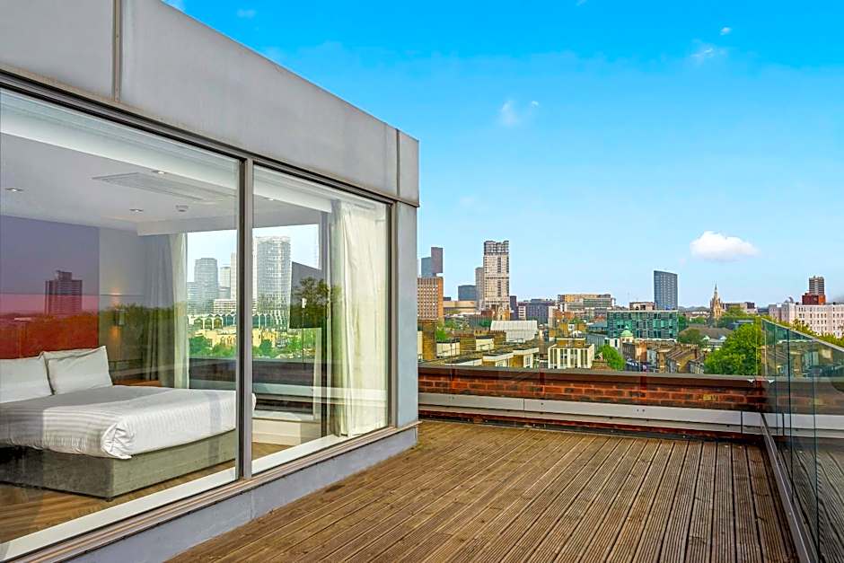 Roomzzz London Stratford