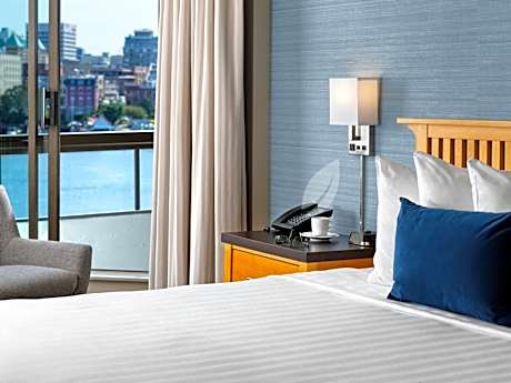 Laurel Wing King Room - Pet Friendly