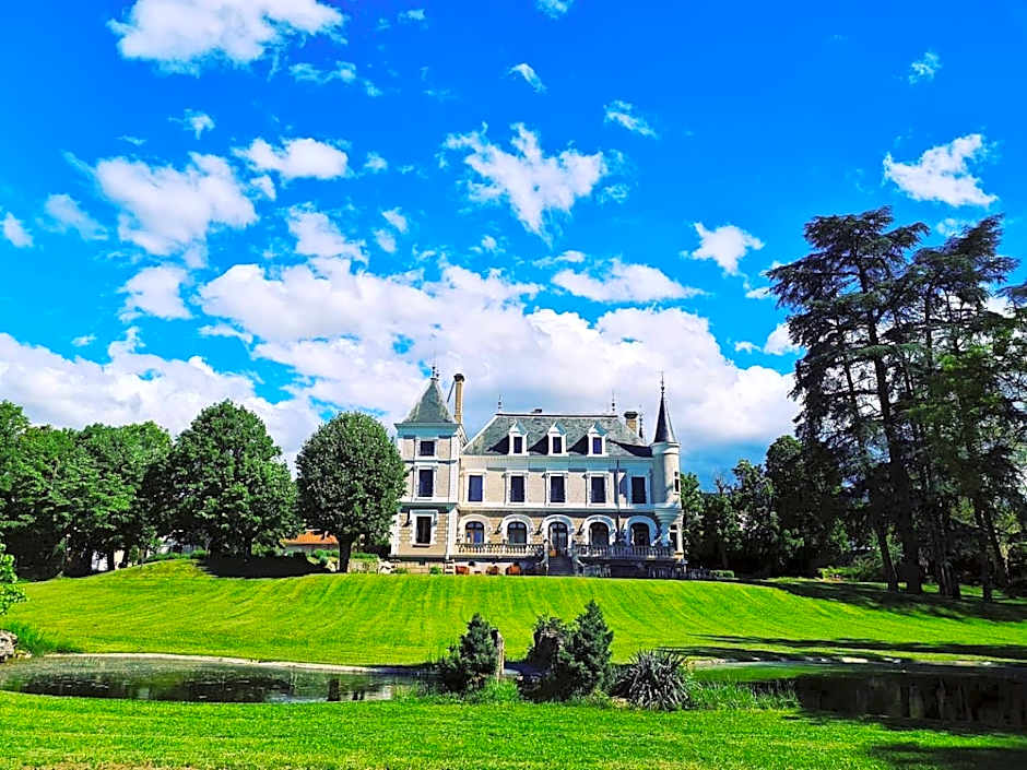 Eclosion Chateau Hotel & Restaurant