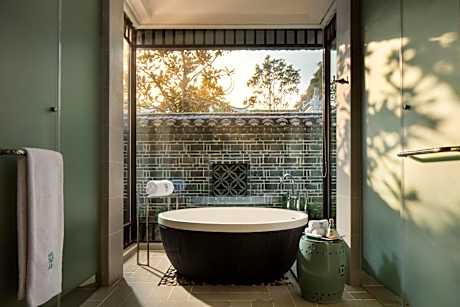 Retreat Wellbeing Villa King Bed