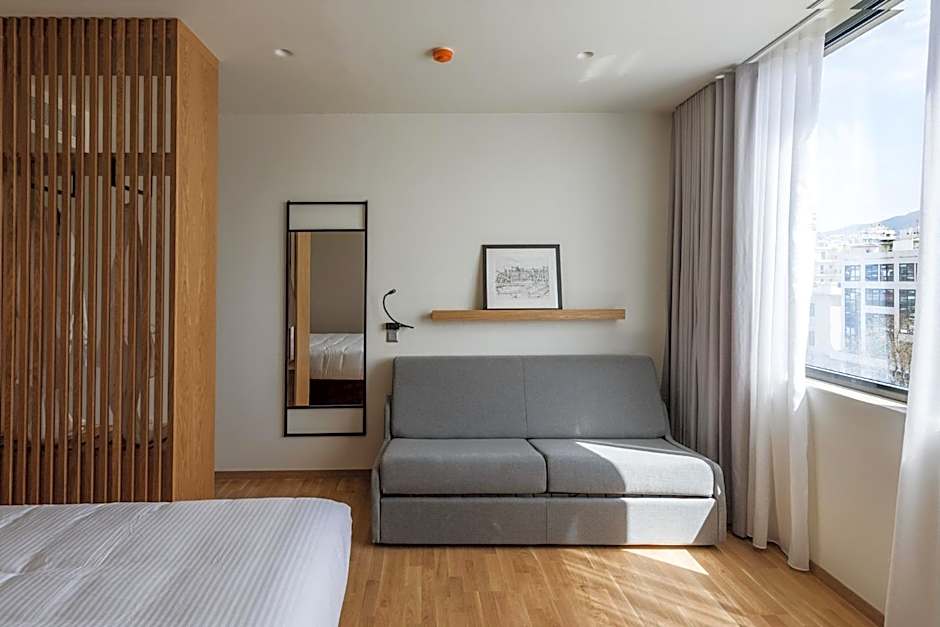 Urban Frame Acropolis