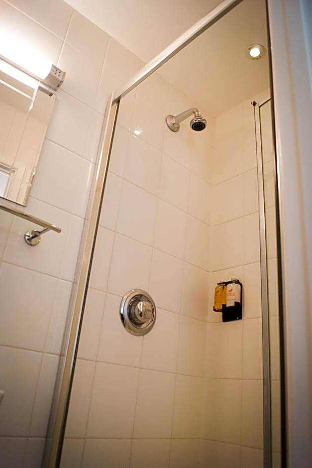 Lemon Tree Rooms - Newly Refurbished Coastal Stay