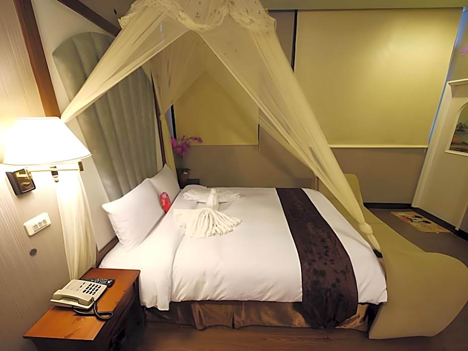 Fuchia Hotel