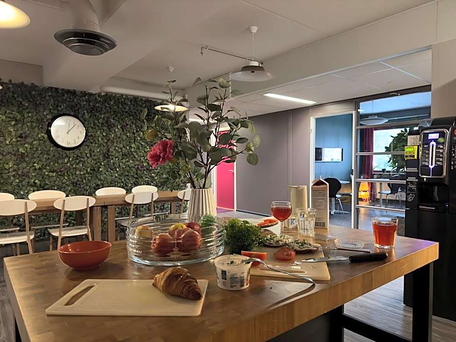 The Rooms Airport - 20Rooms