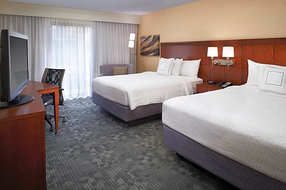Courtyard By Marriott Detroit Warren